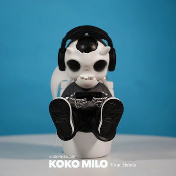 KOKOMILO Your Habit Bright White M Version Ritual Figure — main view | KikiBuddies