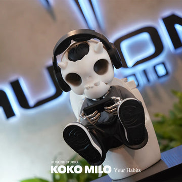 KOKOMILO Your Habit Bright White L Version Ritual Figure — main view | KikiBuddies