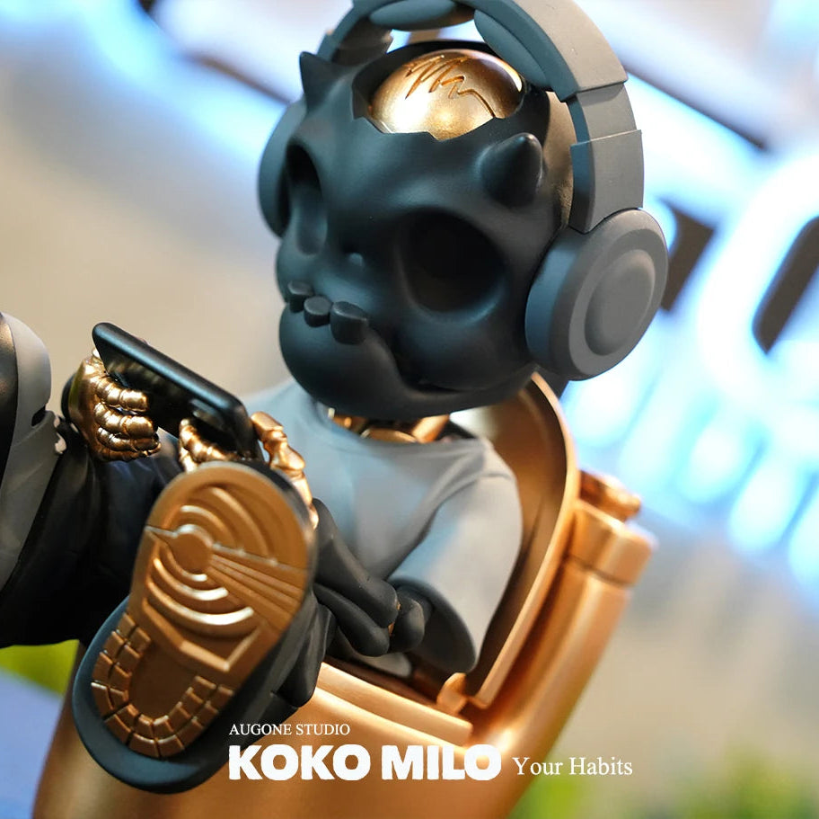 KOKOMILO Your Habit Lucky Gold M Version Ritual Figure — front view | KikiBuddies