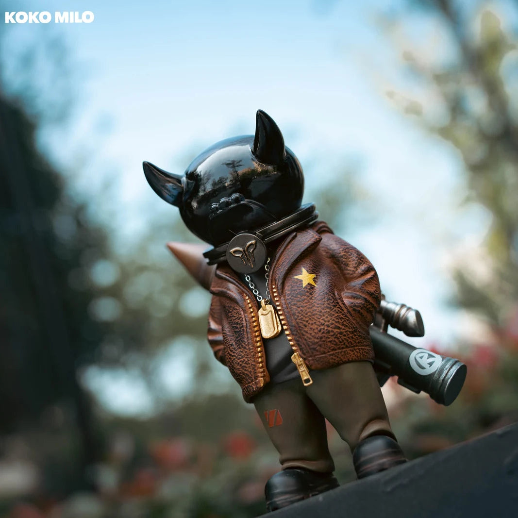 KOKOMILO A-Kingsman Chestnut Transparent Head Figure — detail view | KikiBuddies