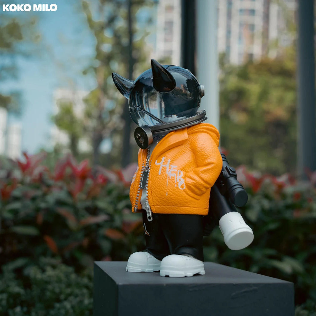 KOKOMILO A-Kingsman Bright Orange Transparent Head Figure — detail view | KikiBuddies