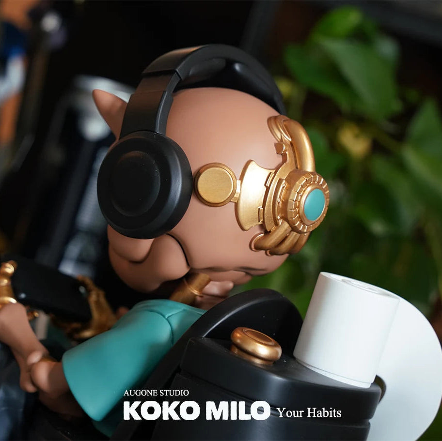 KOKOMILO Your Habit Knight Black L Version Ritual Figure — additional view | KikiBuddies
