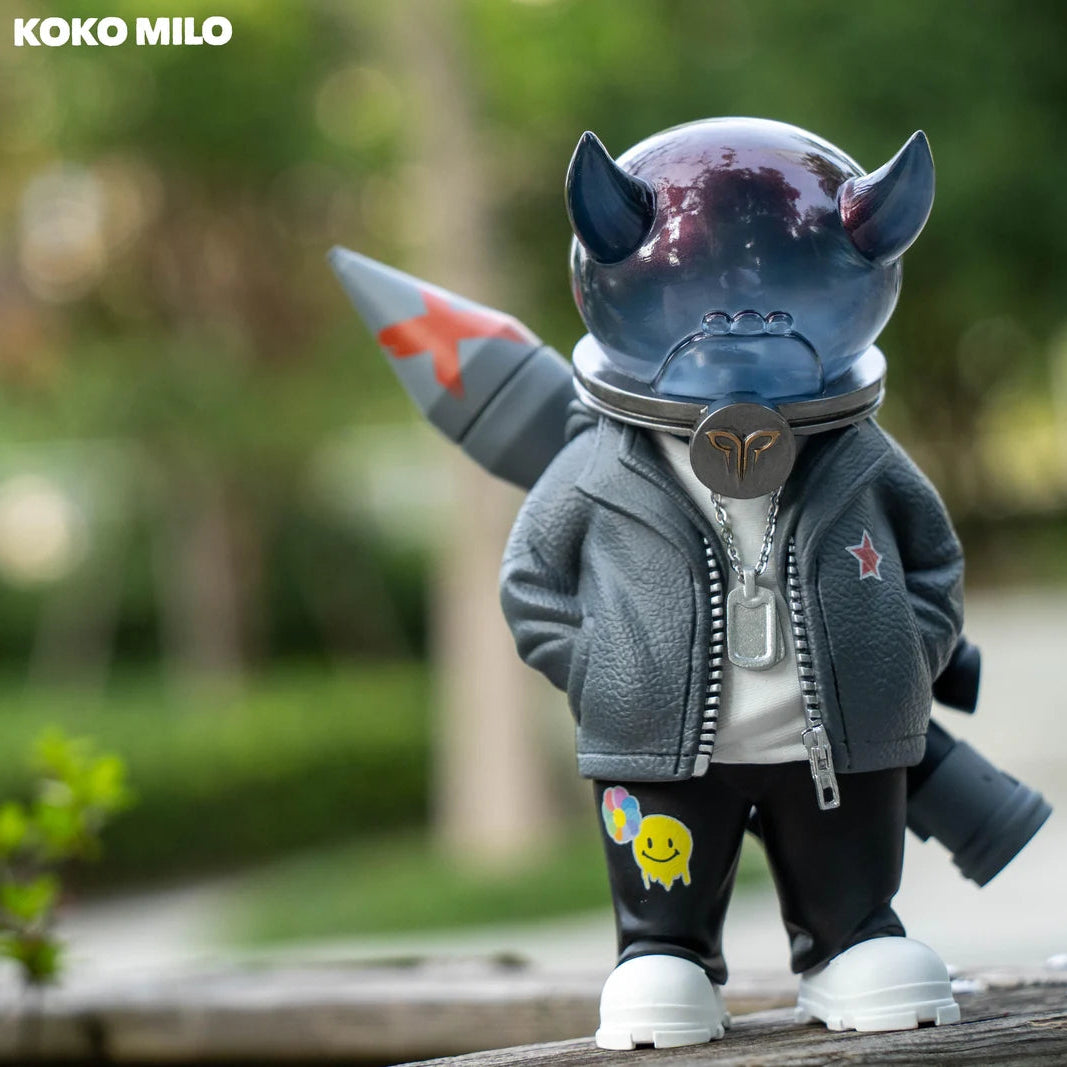 KOKOMILO A-Kingsman Charcoal Gray Transparent Head Figure — additional view | KikiBuddies