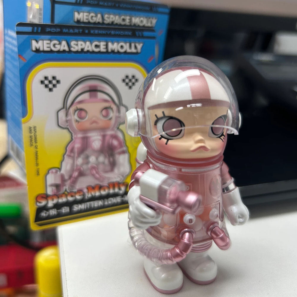100% MEGA Space Molly 100% Series 4 - 7-9cm