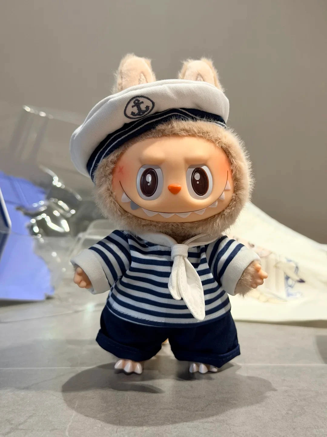 THE MONSTERS De Vliegende Labubu Sailor Vinyl Plush Hanging Card 15cm - front view | KikiBuddies