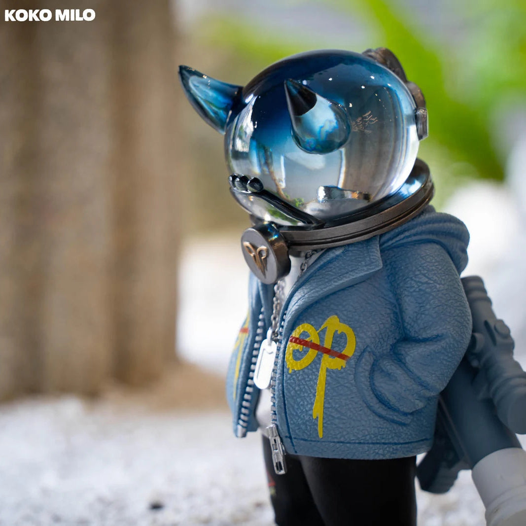KOKOMILO A-Kingsman Stream Blue Transparent Head Figure - detail view | KikiBuddies