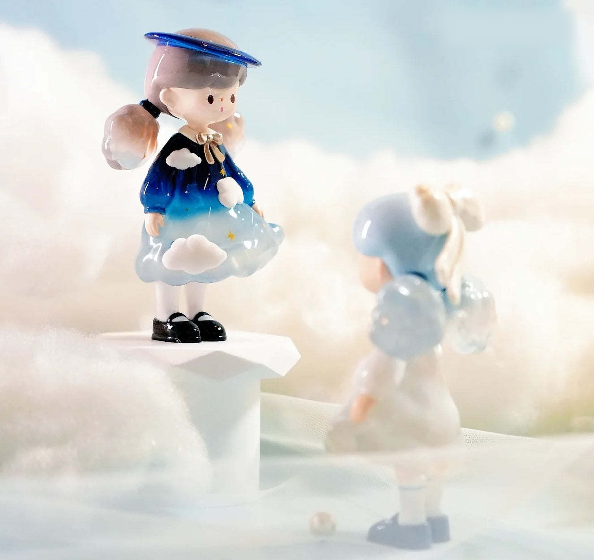 Molinta Natural Series - Cloud front and rear product context; styling props are not included