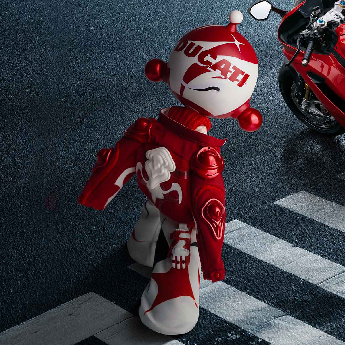 SKULLPANDA × DUCATI — Rear helmet and jacket detail