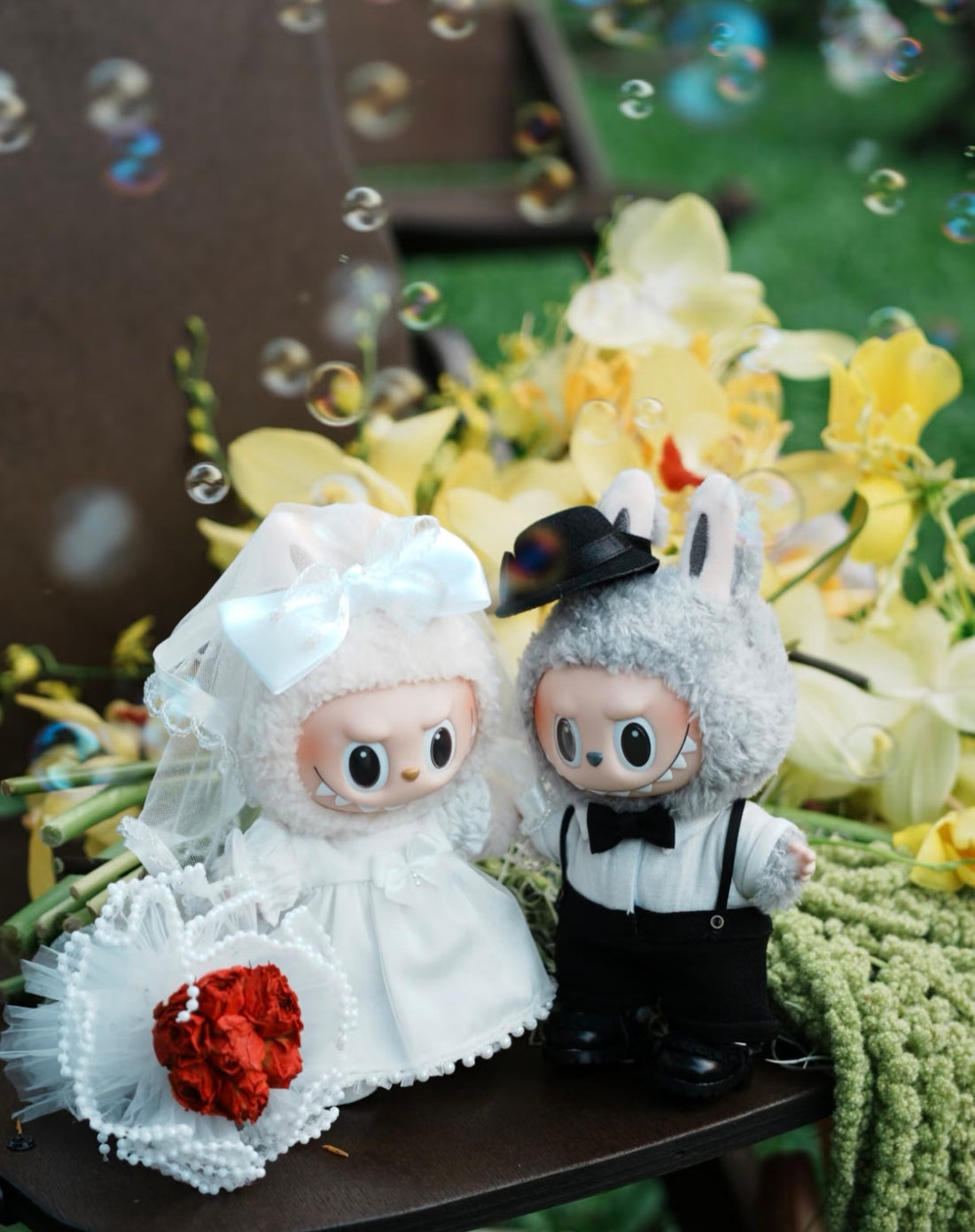 Labubu Limited Edition Couple Outfit Set – Elegant Celebration Edition (Fits 17cm Figures)