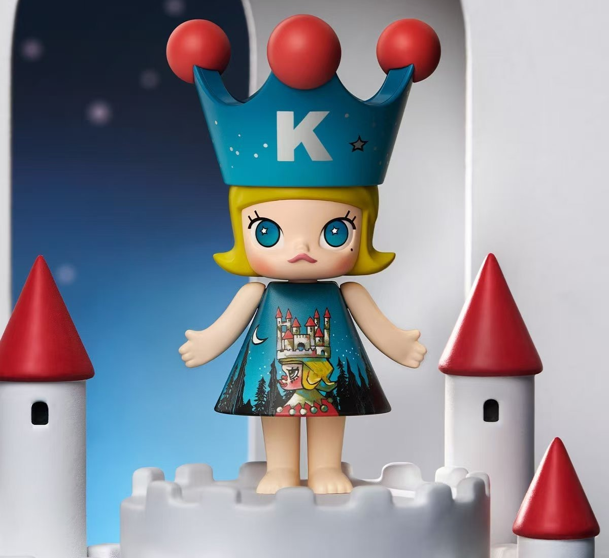 POP MART MEGA ROYAL MOLLY 100% Series 1 Figure Blind Box — possible series design; not a confirmed purchase option