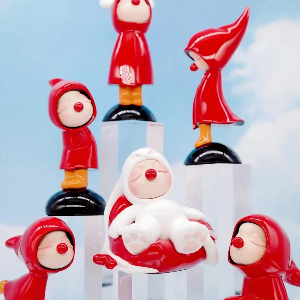 HuiWei Yes! Me Too red and white figure designs shown together; series examples, not proof of eight-box contents.