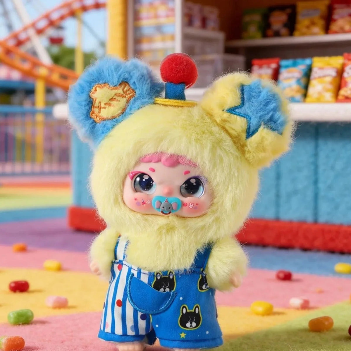 Jiimo Rolling Carnival 80% yellow-and-blue costume design close-up with star ear detail and striped outfit.
