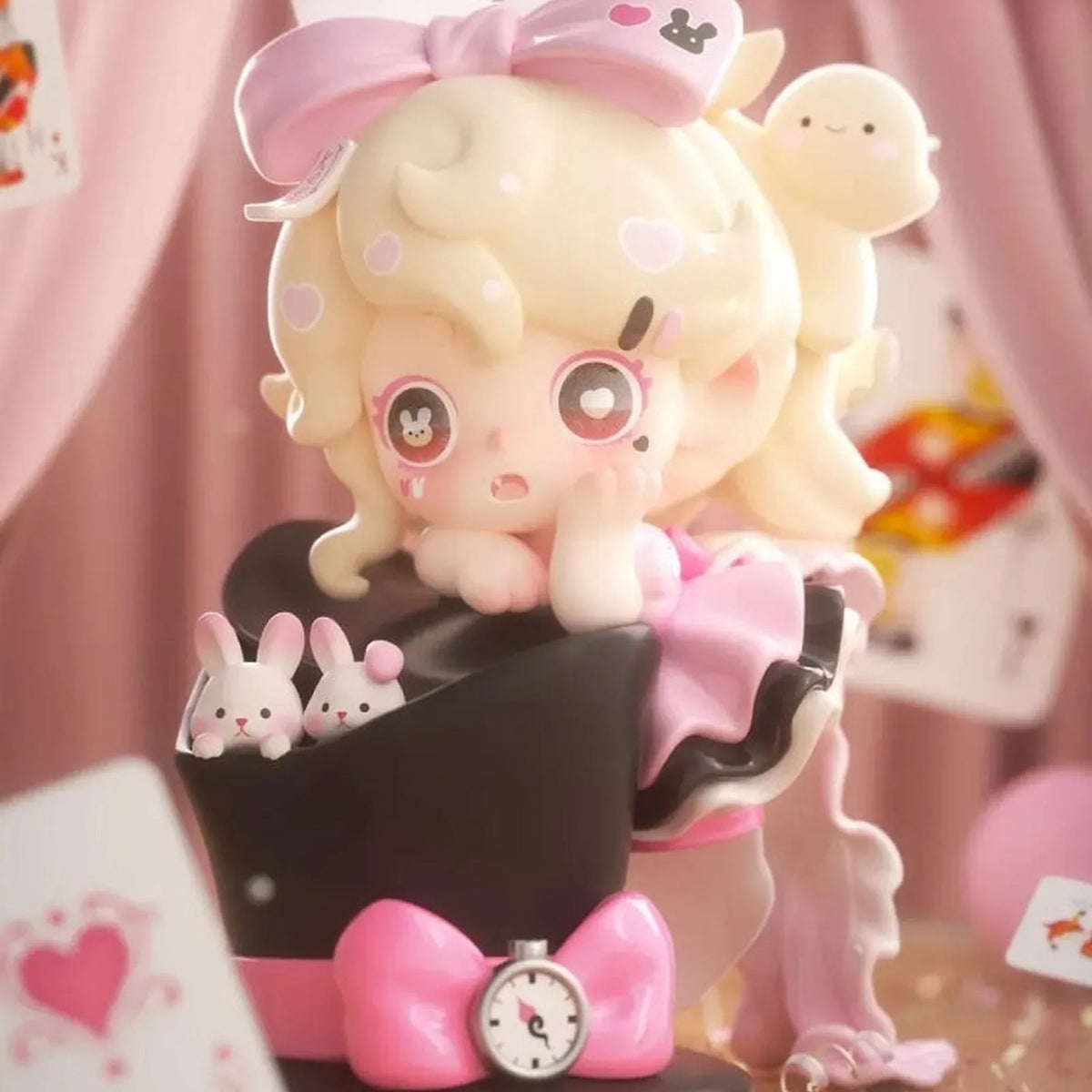 Keeno Miracle Feast blonde rabbit-hat figure and hat-shaped base detail; series example