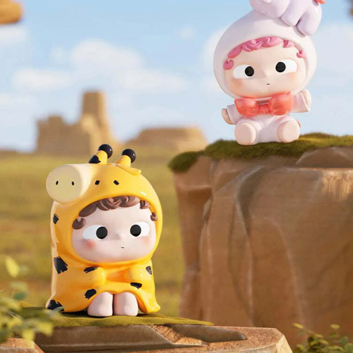 Huntstar Map mini figure scene showing giraffe and bear-hood designs; series reference, not the guaranteed four-piece box contents