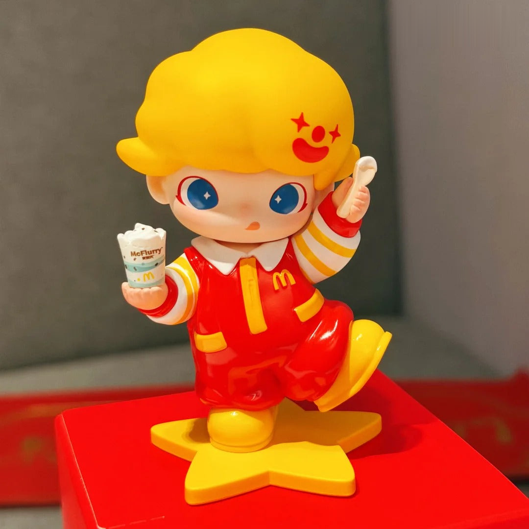 DIMOO McFlurry — complete hat, figure and star base