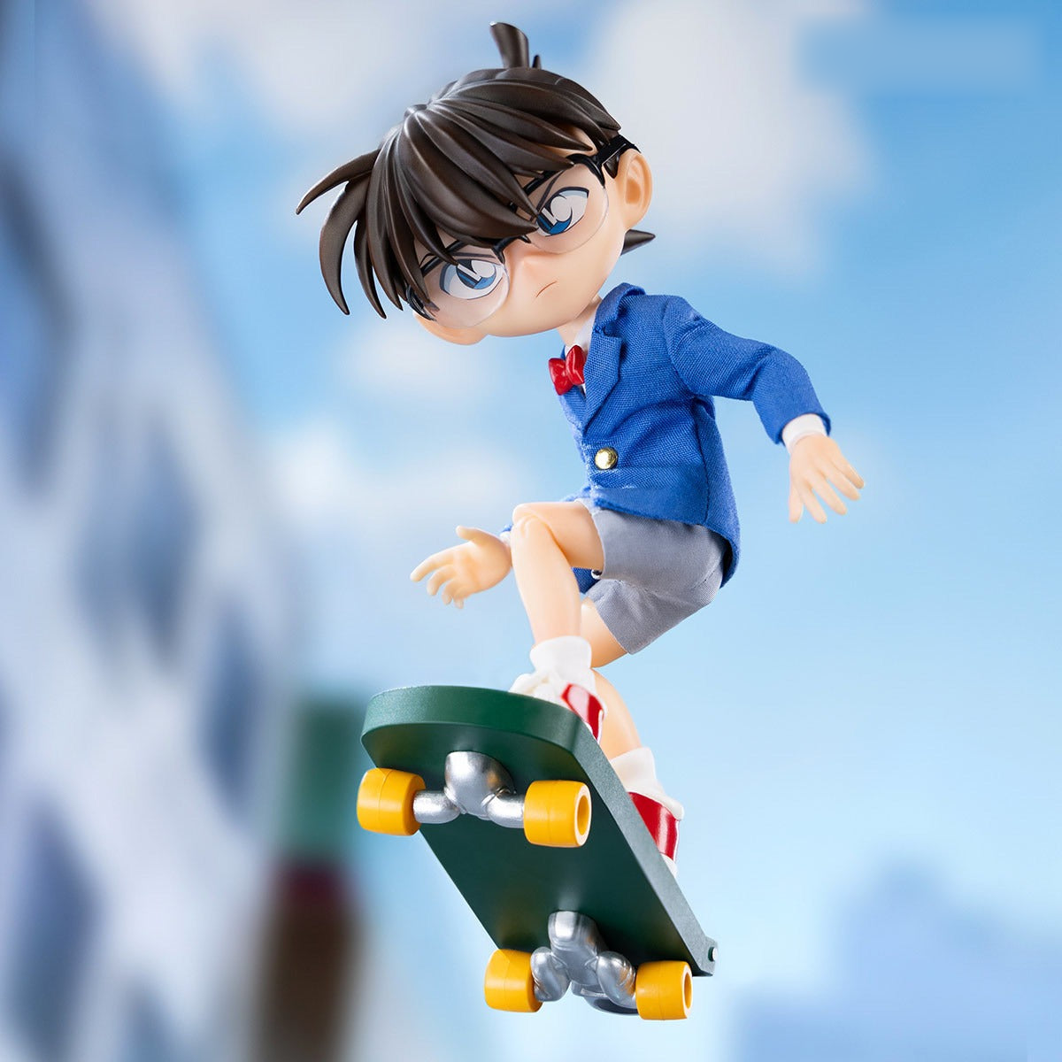 Edogawa Conan skateboard pose — one confirmed figure