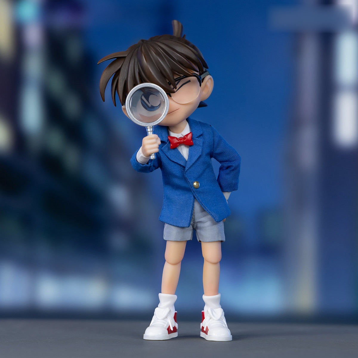 Edogawa Conan magnifying-glass pose — one confirmed figure