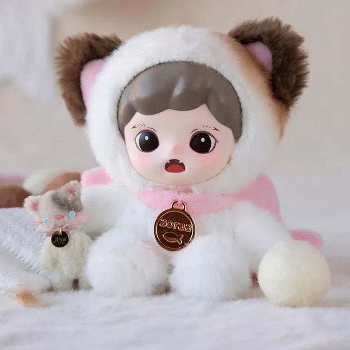 Baby Zoraa Fluffy Cabin: White and brown Fluffy Cabin plush design
