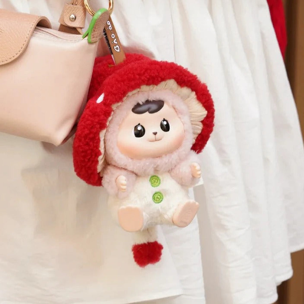Bao-ao Forest Friends Gathering: Forest Friends mushroom plush attached to a bag; bag and clothing not included