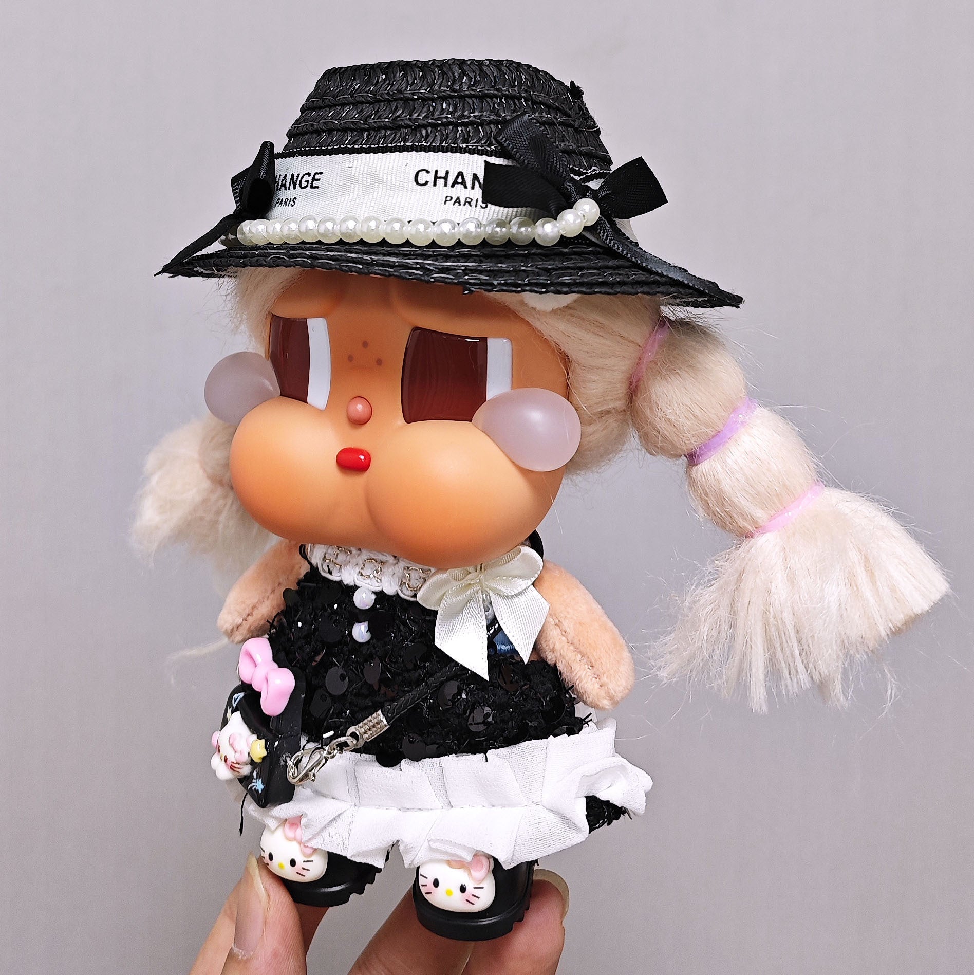 Beach Holiday 4-Piece Set for Crybaby 17cm - lifestyle scene | KikiBuddies