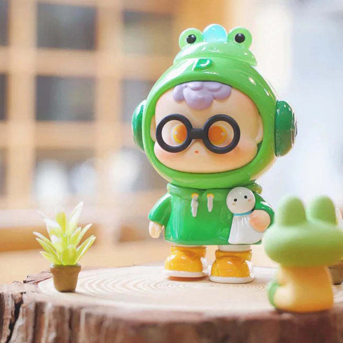 Diudiu Baby Don't Leave Me Series PVC Figures - Complete green-hood PVC figure example; scene props not included; random design not guaranteed
