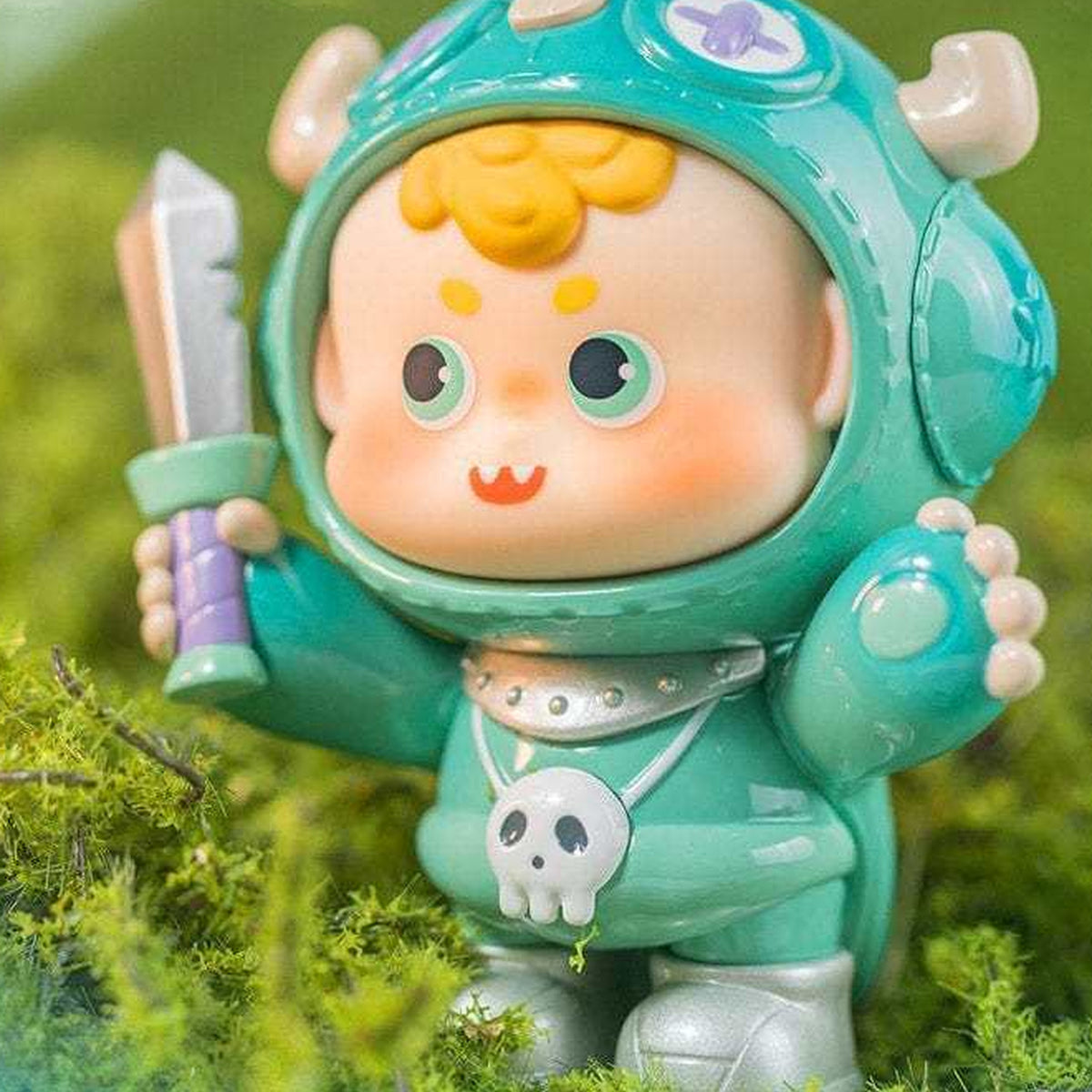 Diudiu Baby Hello Childhood Series Blind Box - Green helmet figure detail with upper headwear and lower feet cropped; random design not guaranteed