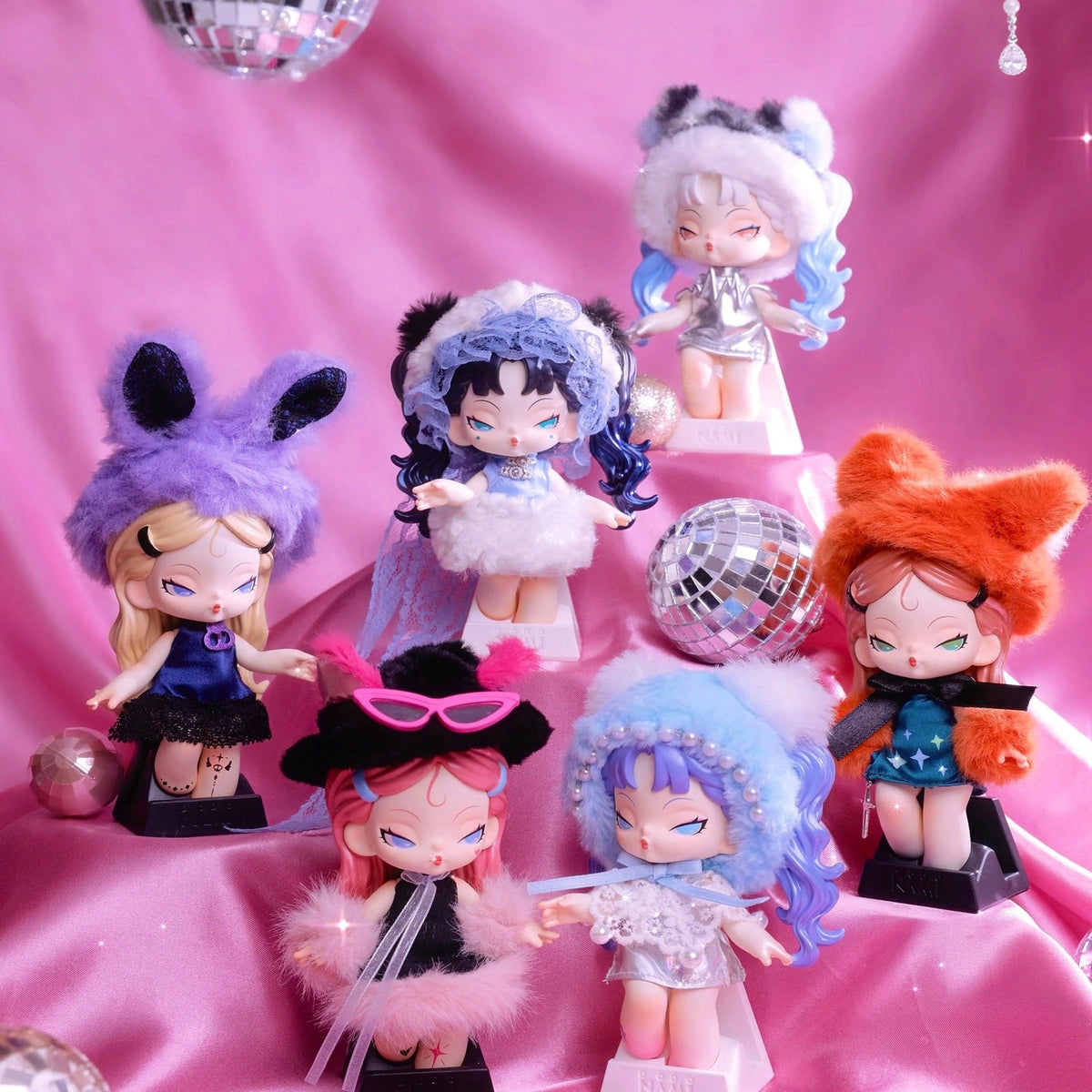 DODO NAMI Midnight Disco Series Pendant Figures, Blind Box - Series pendant figure overview with complete central examples and lower-edge figure partly cropped; display props not included; random design not guaranteed