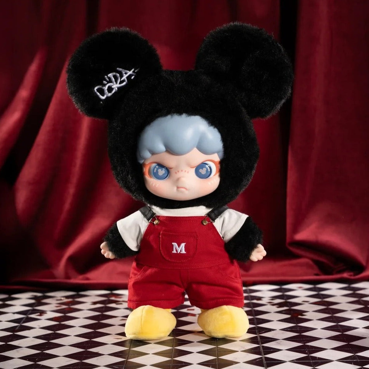 DSN DORA Mickey / Minnie Series Plush Pendant Hanging Card - Larger Mickey comparison doll with bare hands; this larger size is not an offered purchase option; choose the named 20cm pendant; display props not included