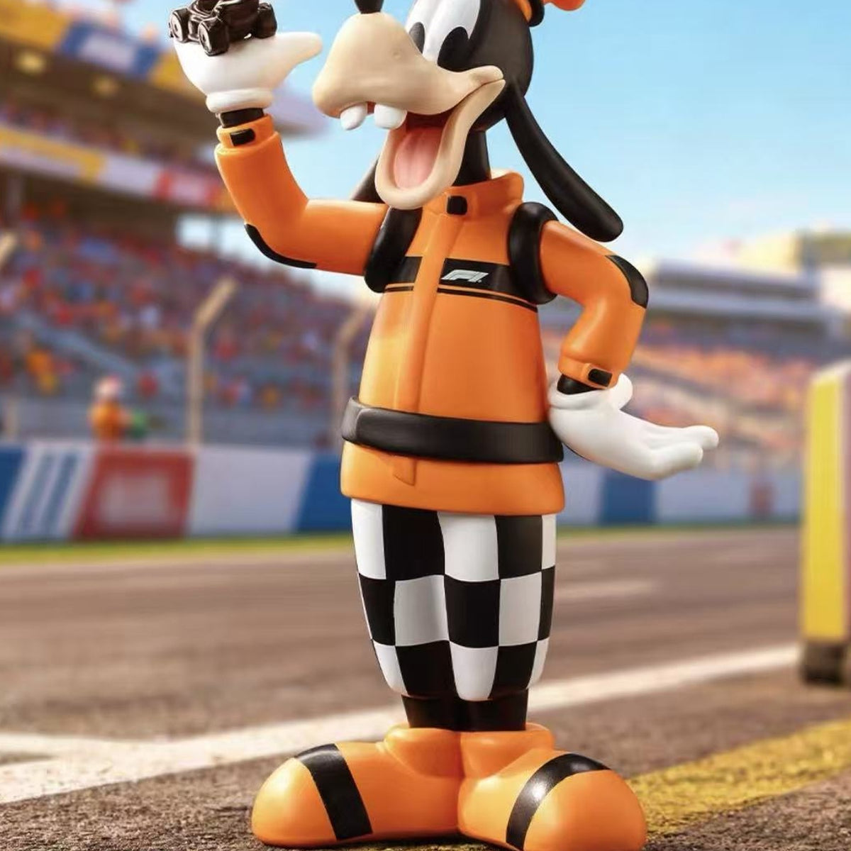 DSN Formula 1 Mickey Friends Race Day Series Figure Blind Box - Goofy racing figure detail with upper hand and head cropped; random design not guaranteed