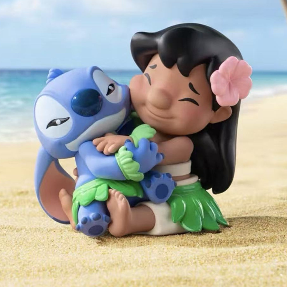 DSN Lilo Stltch Happy Daily Life Series Figure Blind Box - Complete Lilo and Stitch warm hug scene design example; random design not guaranteed
