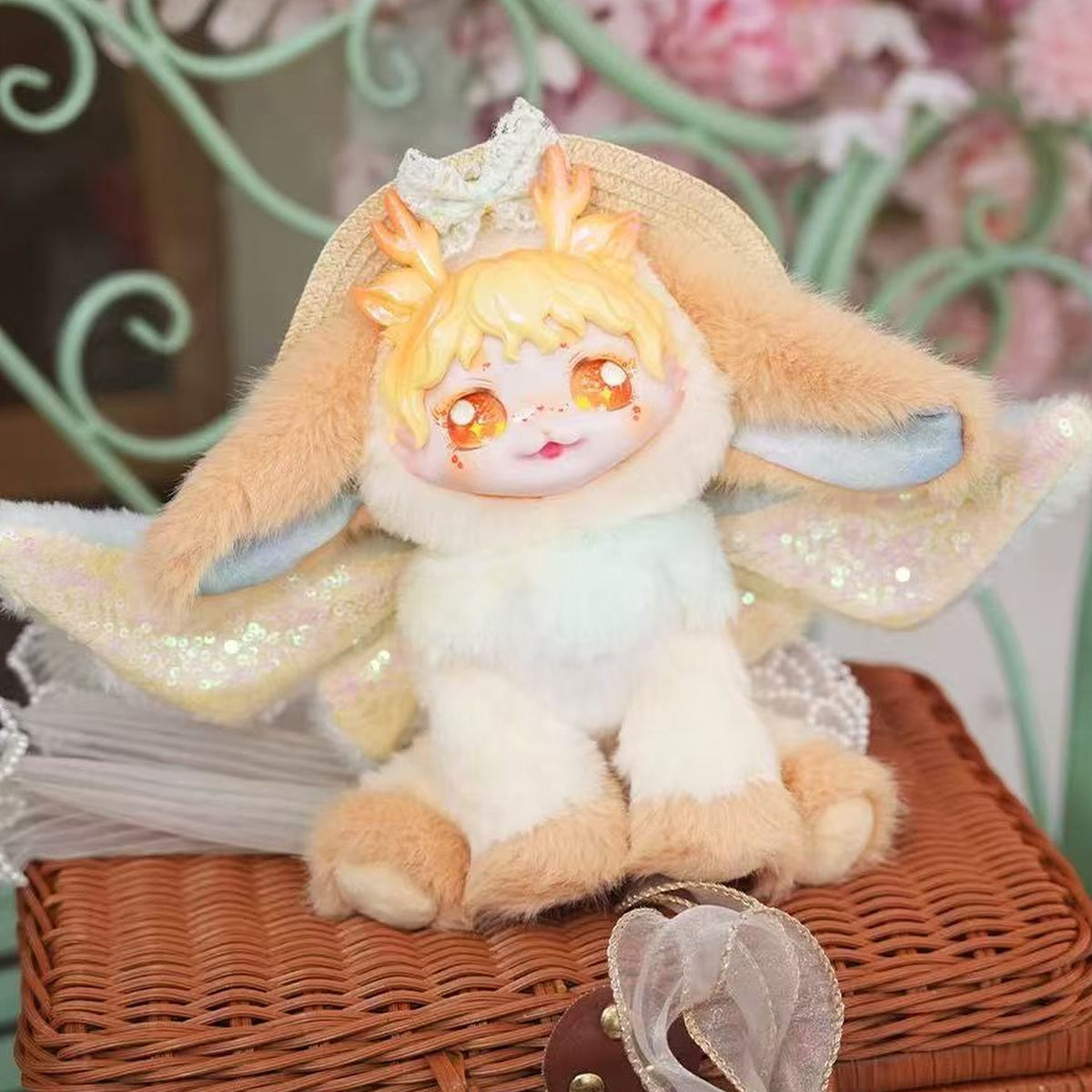 DUMIA The Wizard of Oz Series Vinyl Plush Pendant Blind Box - Complete orange seated vinyl plush pendant example; display props not included; random design not guaranteed