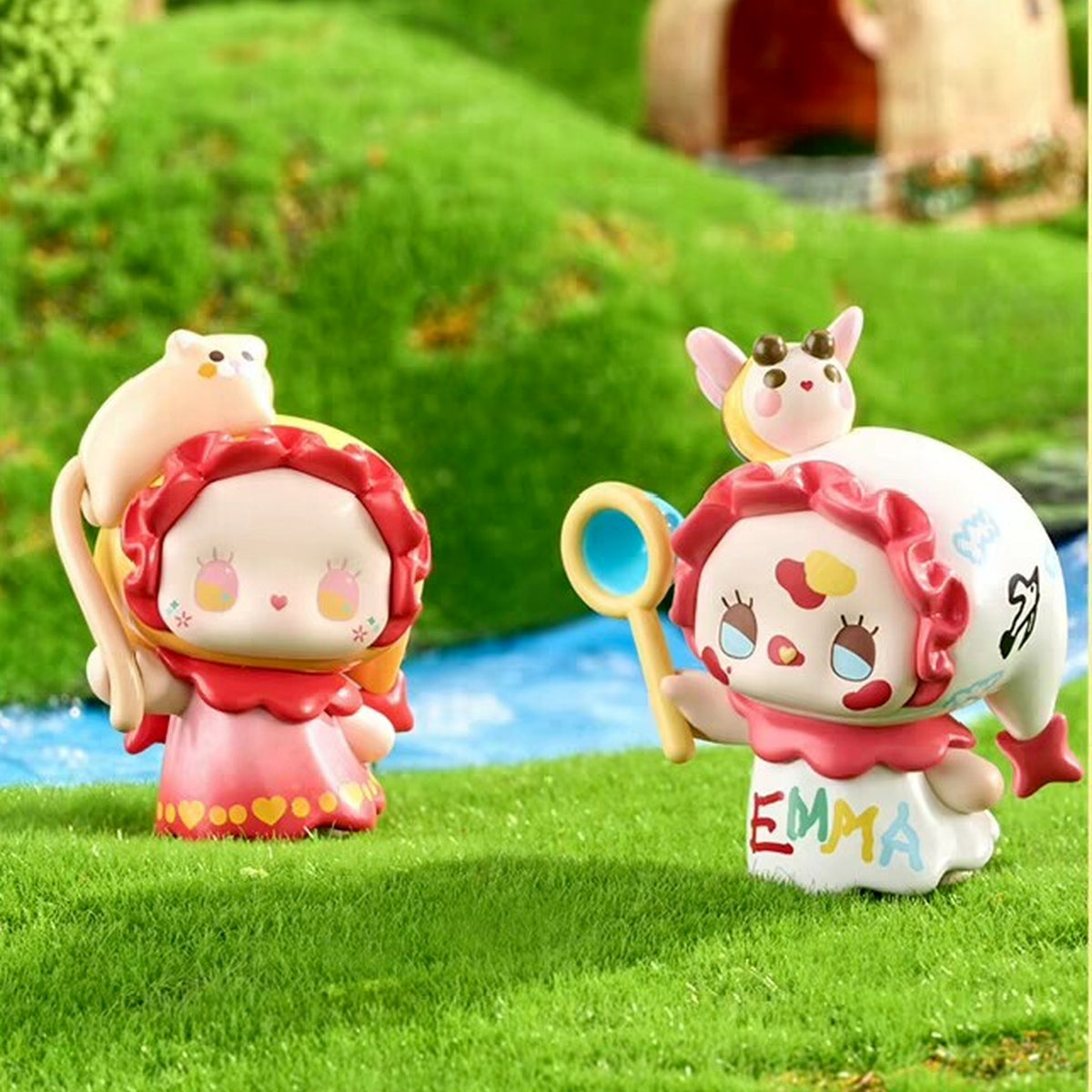 EMMA Lift Me Up Series Figure Blind Box - Pink and red outfit design examples; random design not guaranteed