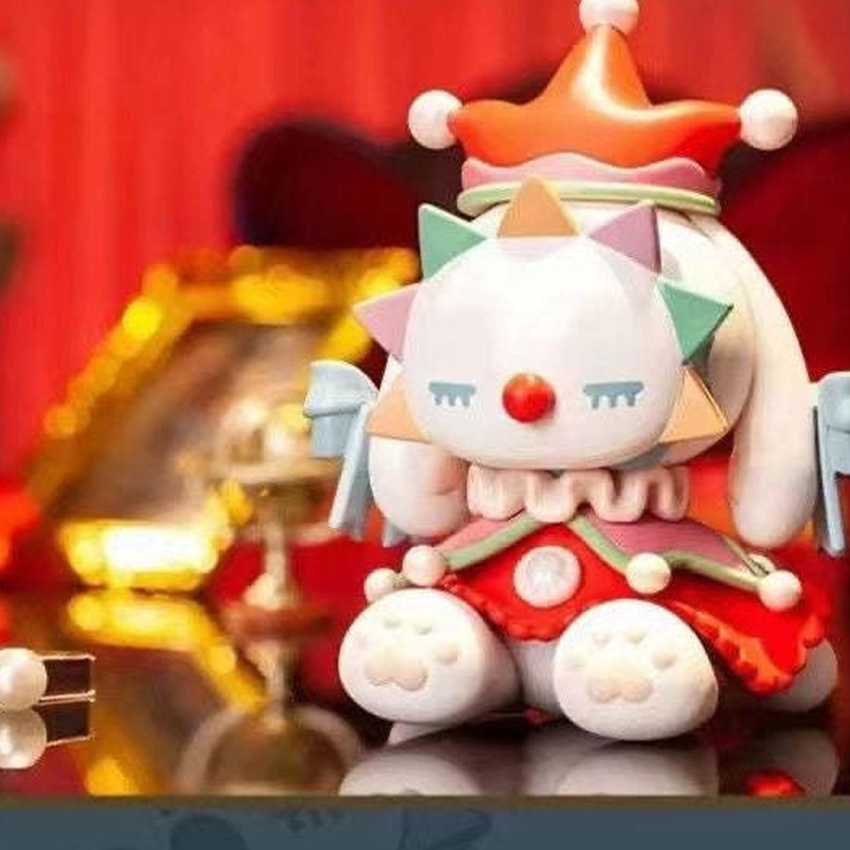 Emma Masked Ball in Mystery Forest, Blind Box - Jester figure detail with upper hat cropped; random design not guaranteed