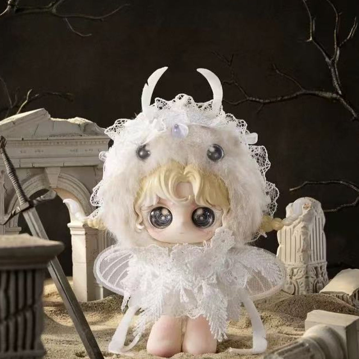 EoS Sanctuary of Lost Thing Series Plush Pendant Blind Box - Complete white horned plush pendant example; display props not included; random design not guaranteed