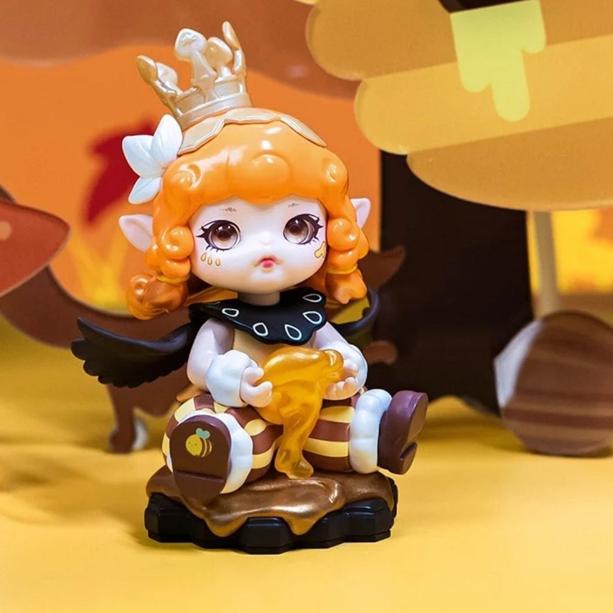 Flora Compendium of Materia Medic Series Figure Blind Box - Complete orange-haired seated figure example with crown; random design not guaranteed