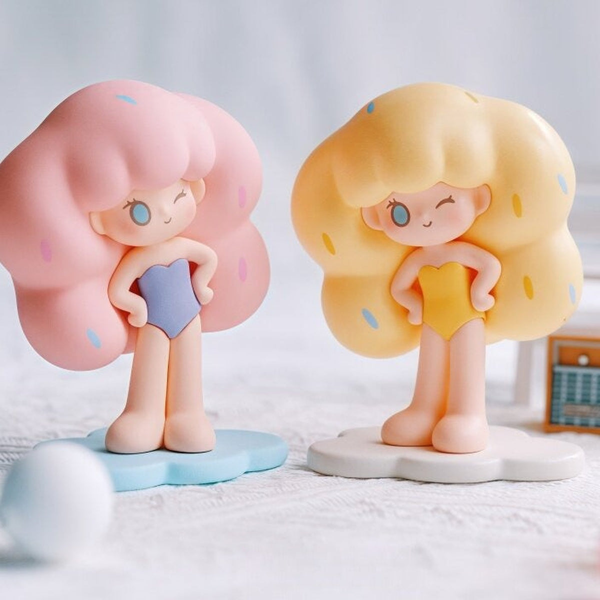 Fluffy Lili It's Also Very Happy to Be Alone Series Figures Blind Box - Lili standing design comparison with complete right-hand figure example; random design not guaranteed