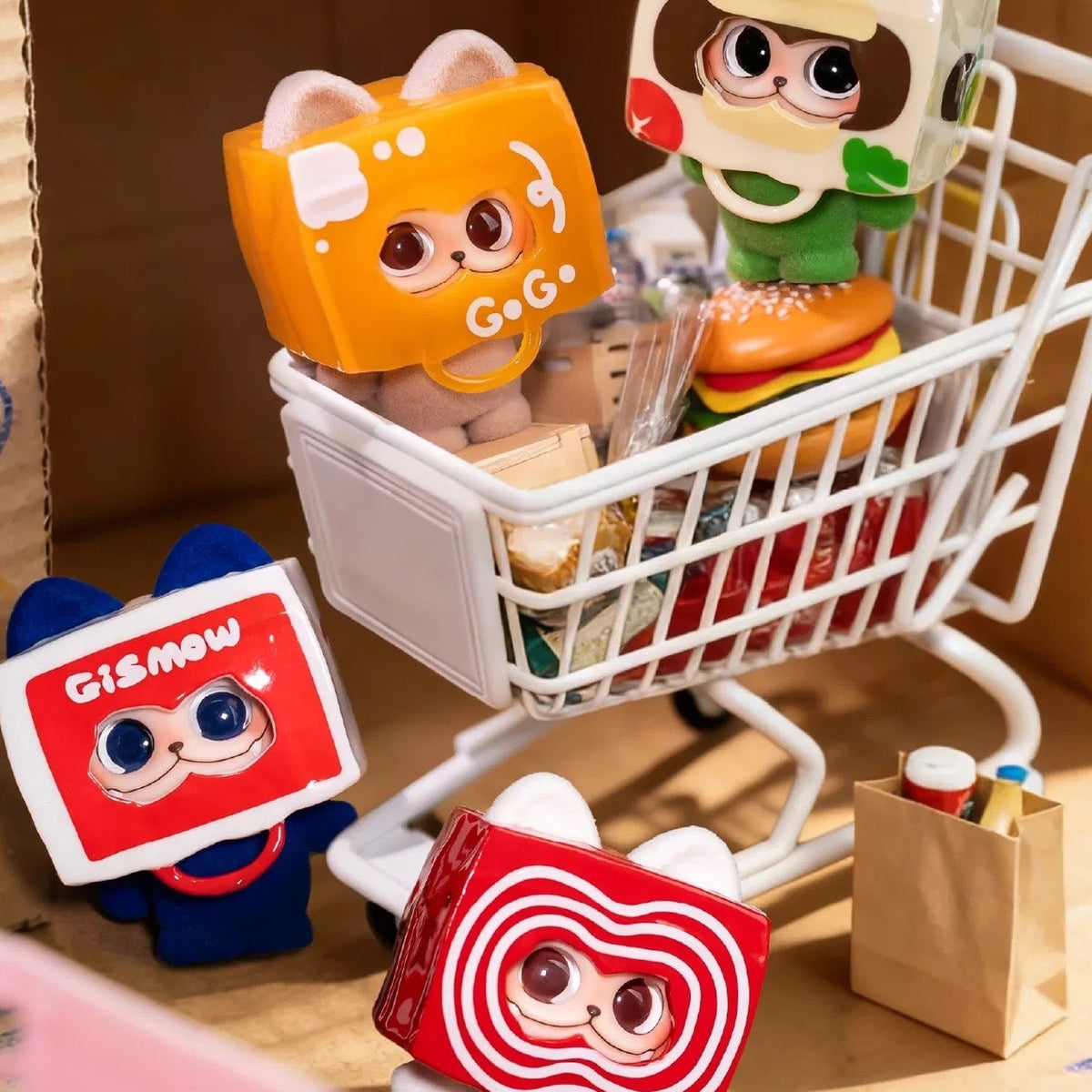 GISMOW Hide And Seek Alliance Series Figure Blind Box - Shopping scene design comparison; random design not guaranteed