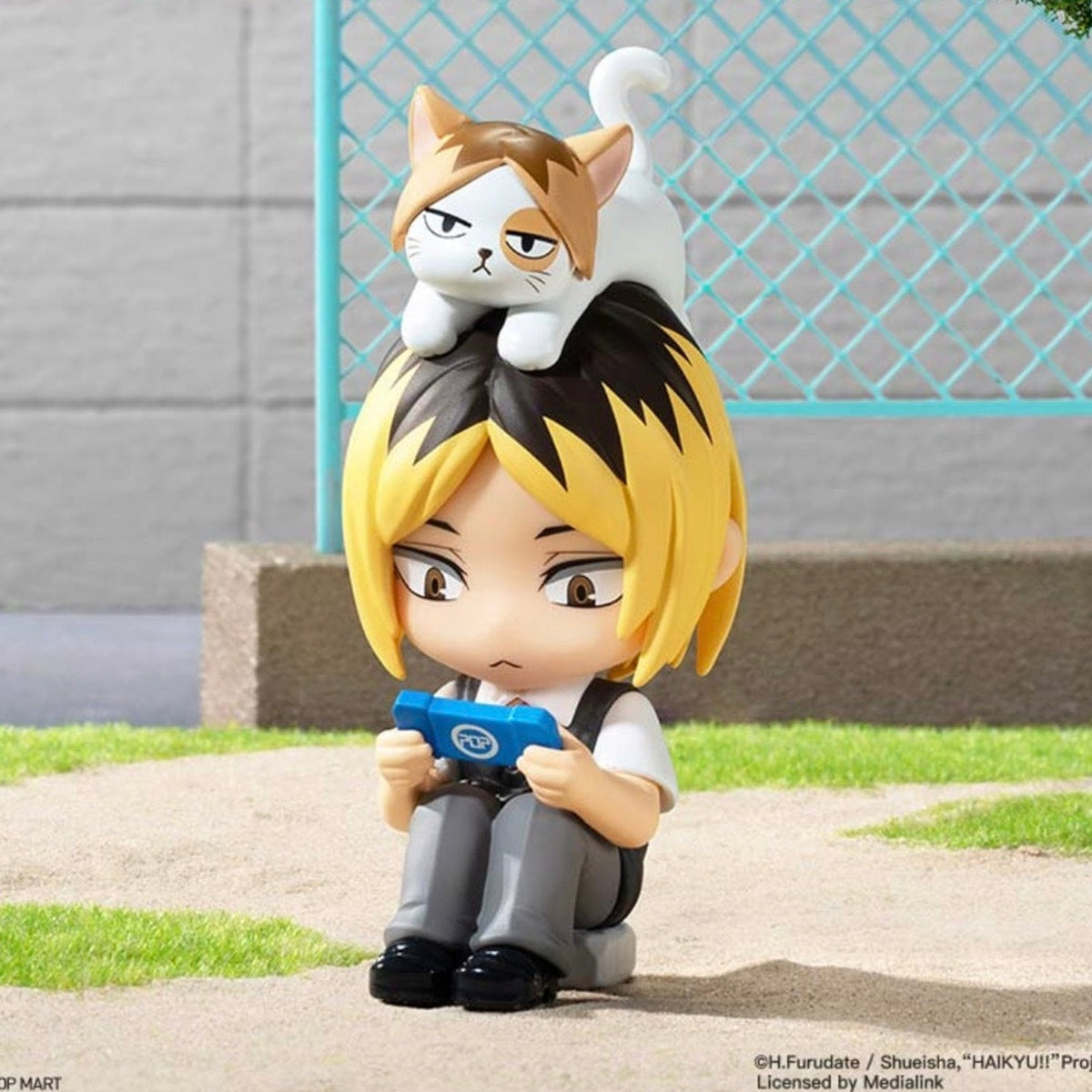 haikyu pause break time figure blind box — kenma kozume gaming scene