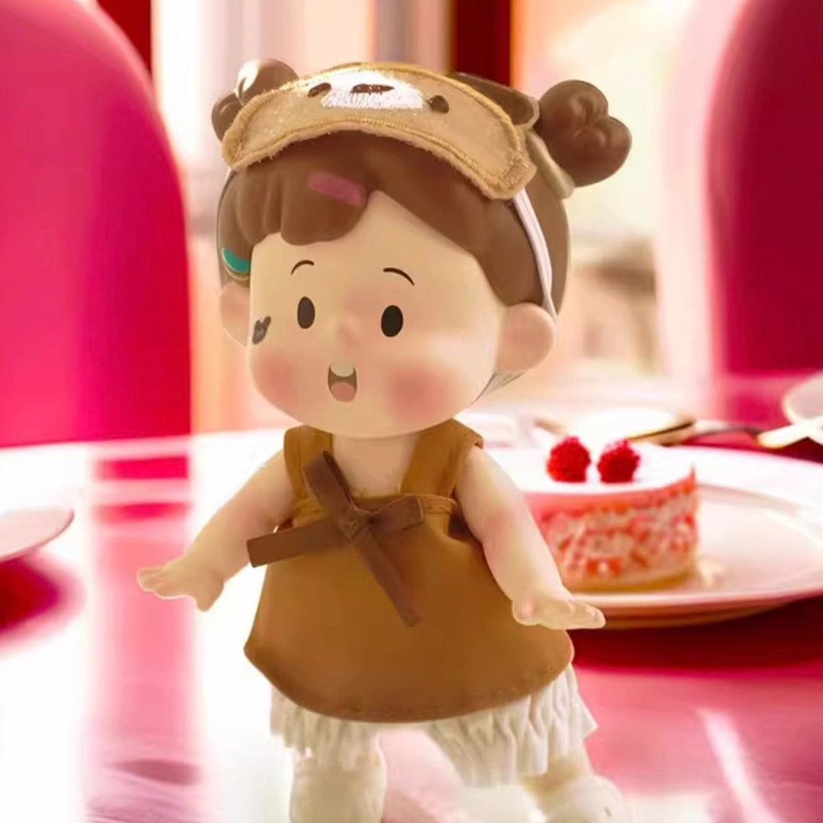 HANAMAKI A Versatile Wardrobe Series Figure Blind Box - Brown outfit figure detail with lower feet cropped; random design not guaranteed