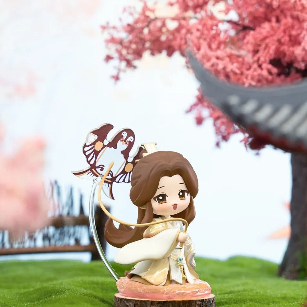 Heaven Official Blessing Magnificent Painting Series Figure Blind Box - Complete white and gold costume figure scene example; random design not guaranteed