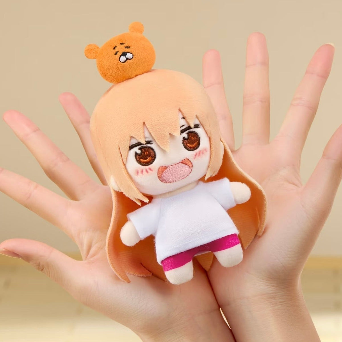 Himouto! Umaru-chan Daily Life Series Plush Pendant Blind Box - Complete Umaru plush pendant body example on palm; random design not guaranteed