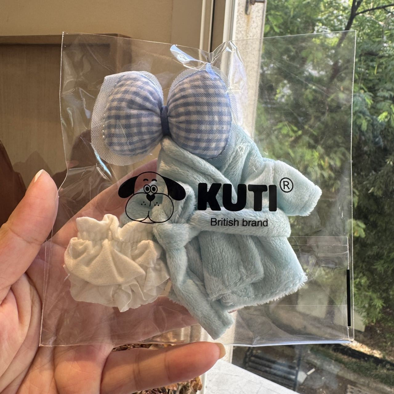 Labubu Doll Outfit - Bow Plush Bathrobe Pajama Set for 17cm Collectible Figure - lifestyle scene | KikiBuddies