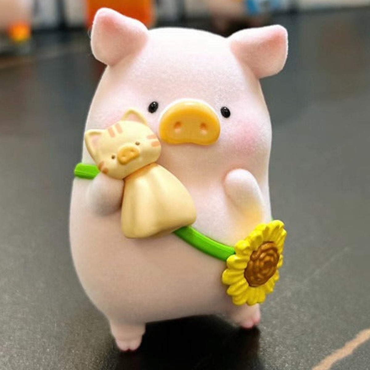 LuLu the Piggy Travel blind-box series figure example 3; random-box contents vary