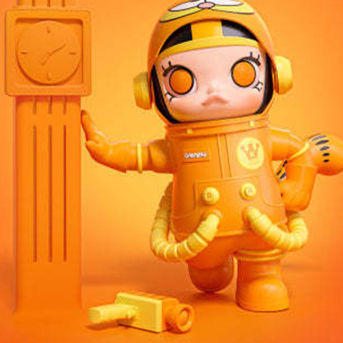 MEGA SPACE MOLLY 400% Garfield PVC Figure — G4 | KikiBuddies