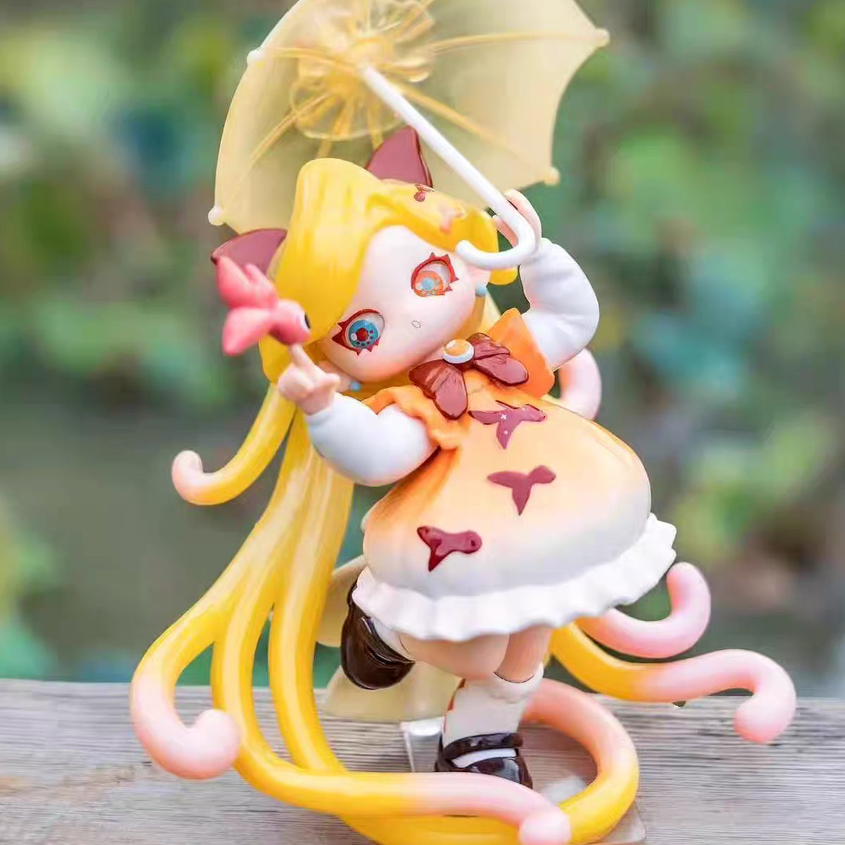 Memimo Strange Dreams Series Figures Blind Box - Yellow umbrella design example; random design not guaranteed