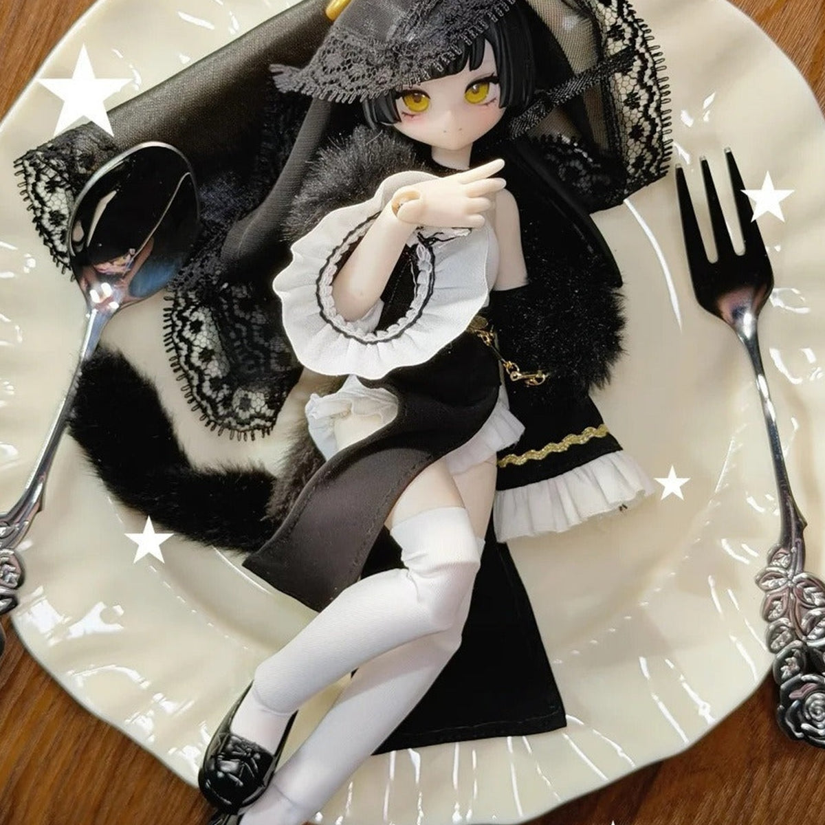 MEOW 3 MEOW MEOW MEOW Dimensions Series 1/8 Action Figure Blind Box - Black outfit action figure detail with hat; upper hat cropped; random design not guaranteed; display props not included