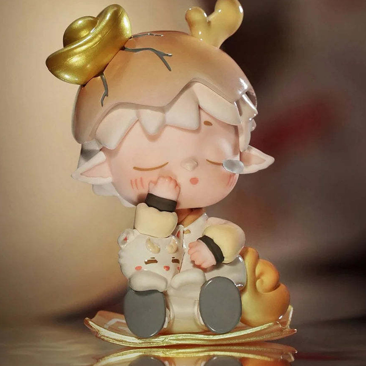 Mimi Leisurely Immortal Series Figures, Blind Box - Gold seated complete figure example; random design not guaranteed