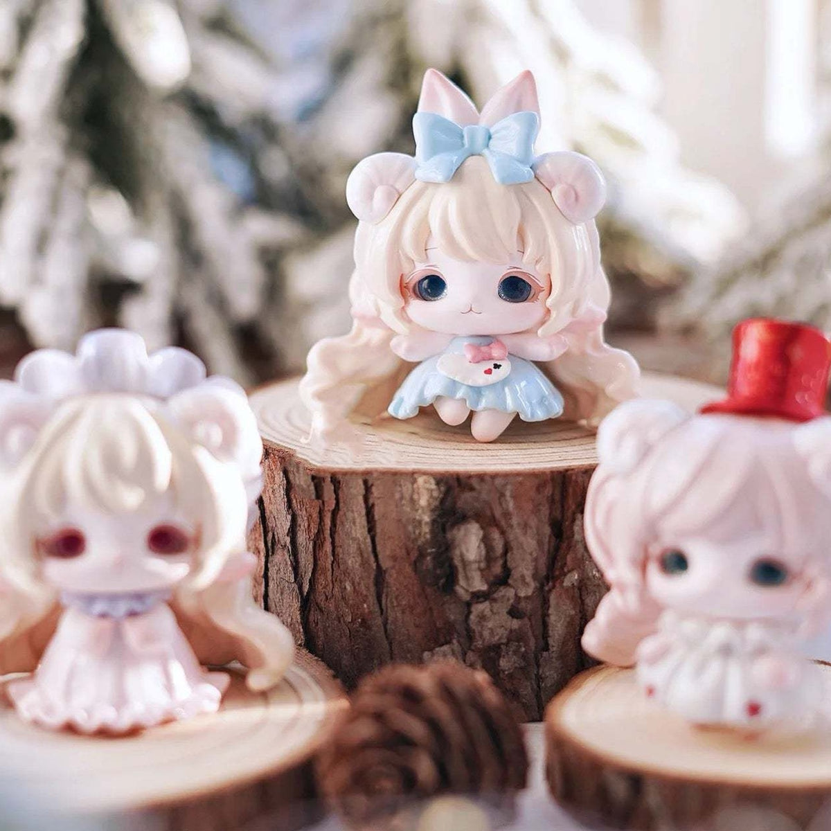 MIMIA Children's Dream House Mini Series Figures, Blind Box - Mini figure comparison with complete central blue-bow example; random design not guaranteed