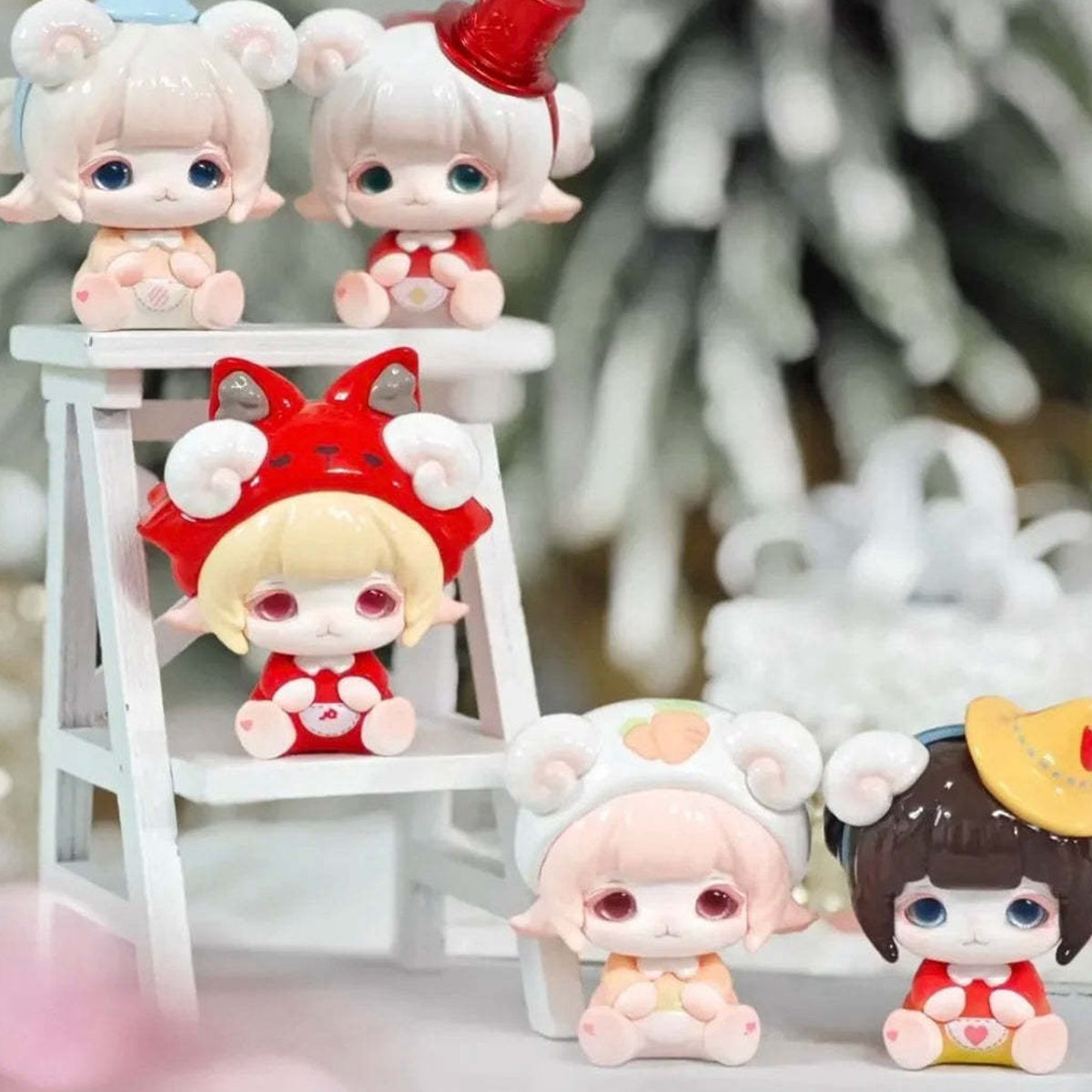 MIMIA Children's Dream House Mini Series Figures, Blind Box - Mini figure comparison with complete central and lower examples and cropped outer headwear; random design not guaranteed