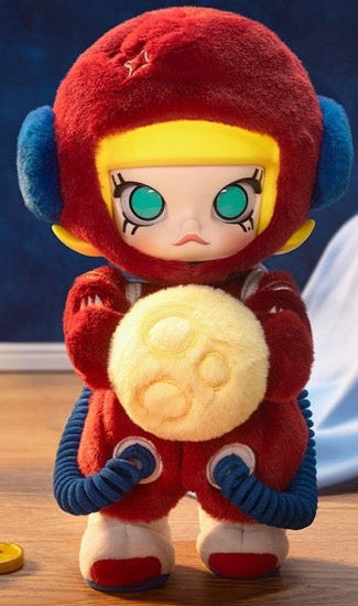 MOLLY Hello, Moon 1/8 figure holding the included moon plush ball, front detail